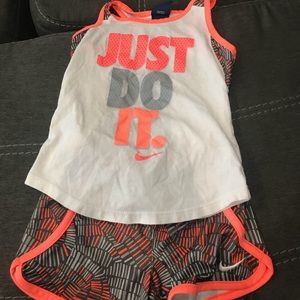 Girls  Nike outfit
